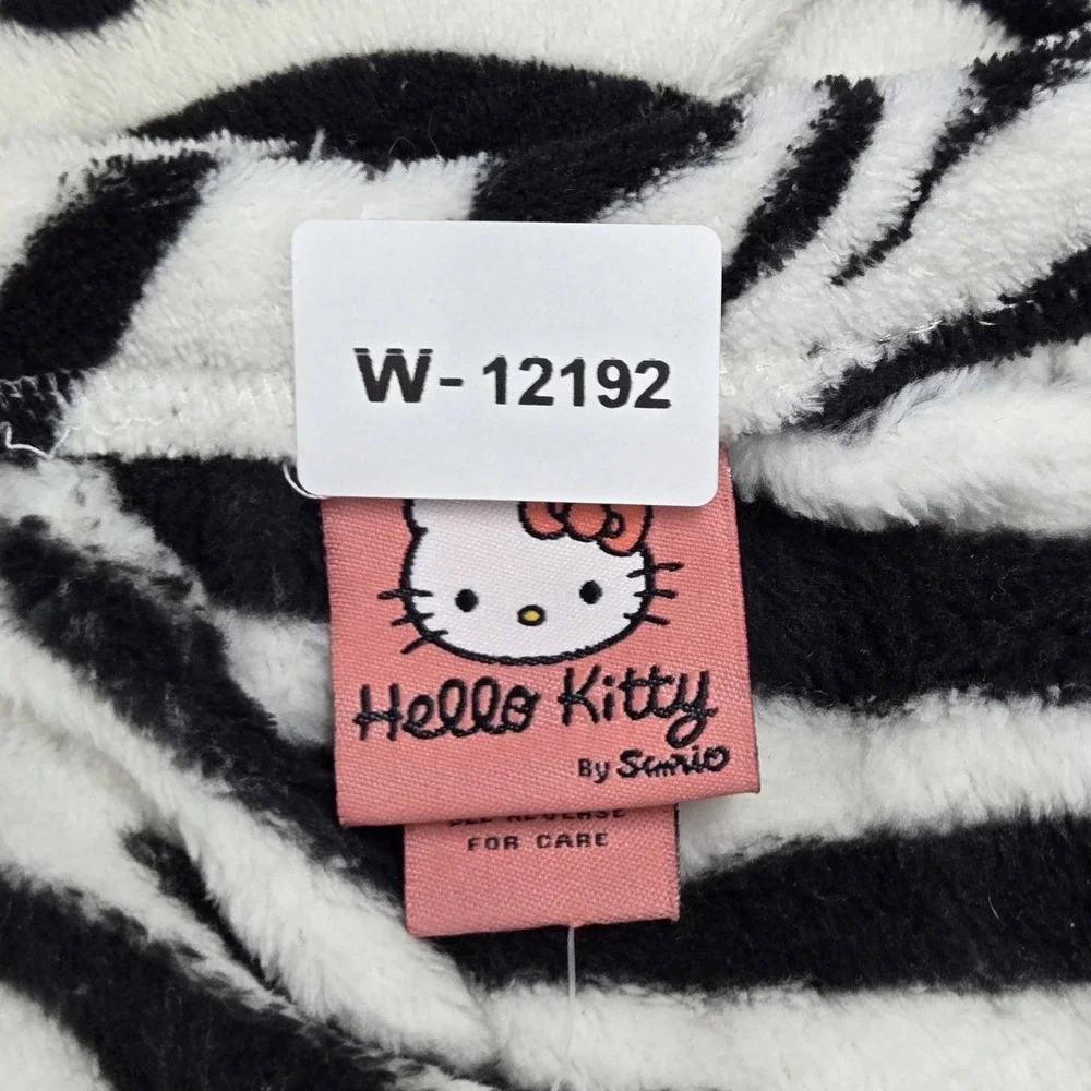 Hello Kitty By Sanrio Women Sleepwear M Black Embroidered Animal Dress Fleece